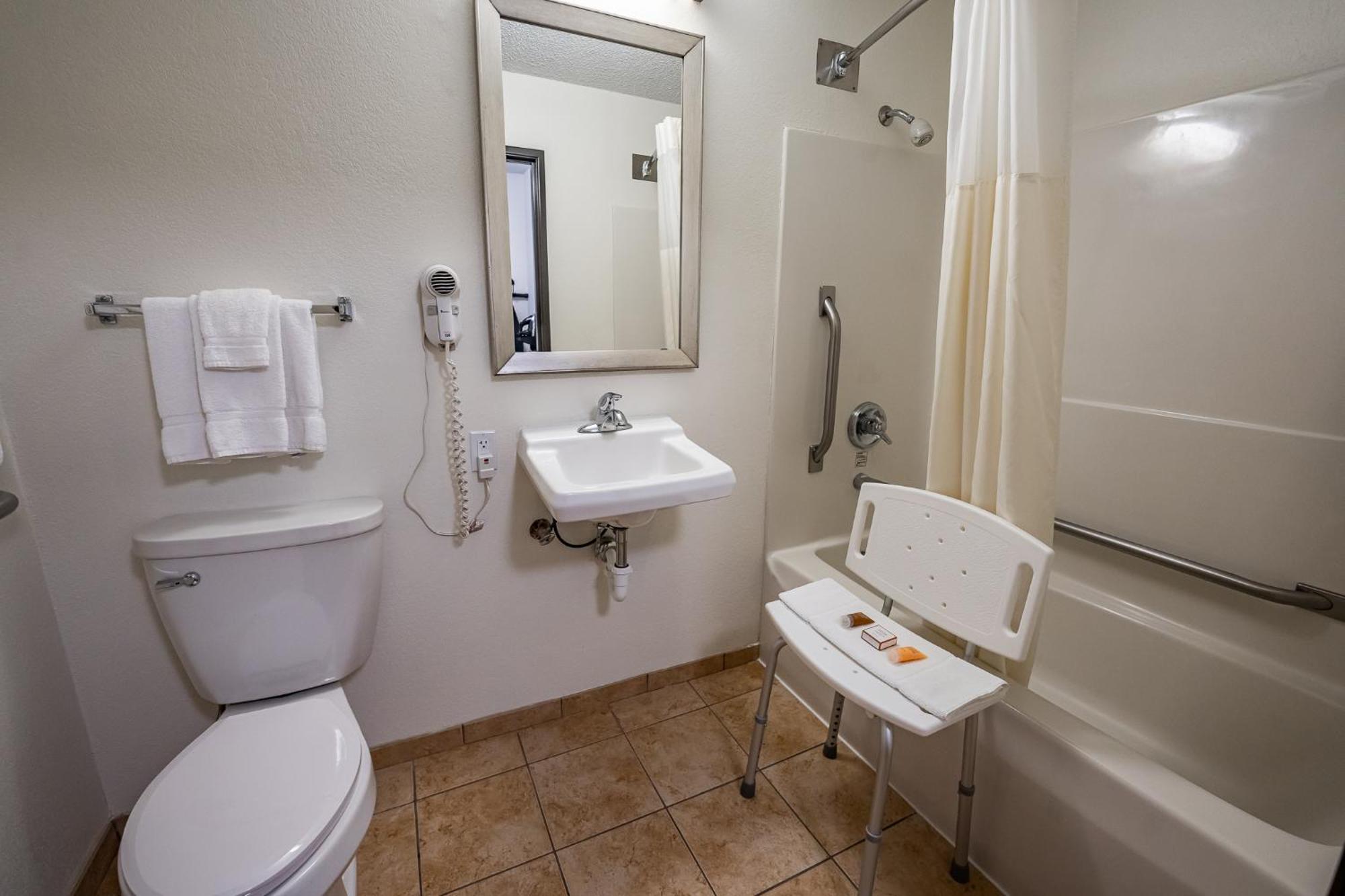 צ'יליקות Christopher Inn And Suites חדר תמונה